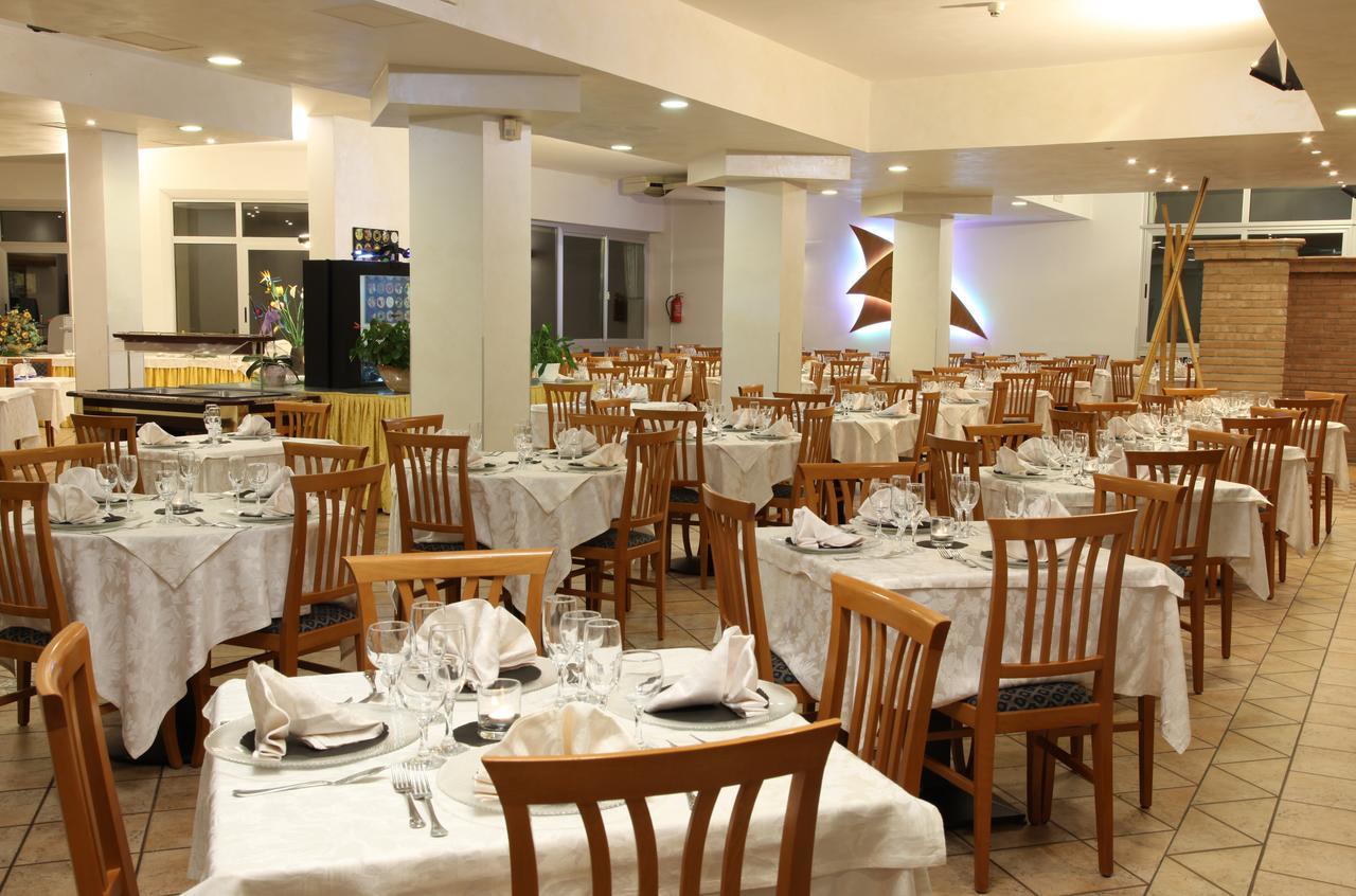 Hotel Plaza Лидо-дельи-Эстенси Экстерьер фото